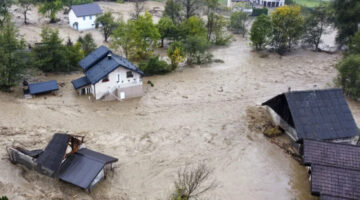 Британија издаде жолт аларм поради бурата Ешли