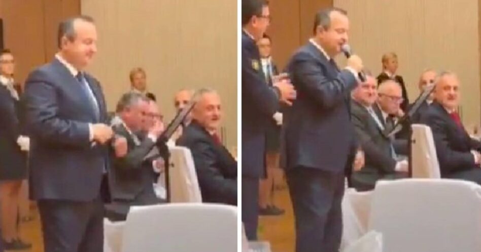 (Видео) Дачиќ му пееше на Ердоган на турски