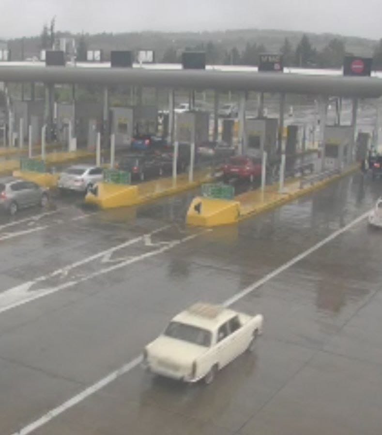 (Видео) Нов скандал во ЈПДП, пропуштени 40 возила без да платат патарина, вели Илиевски