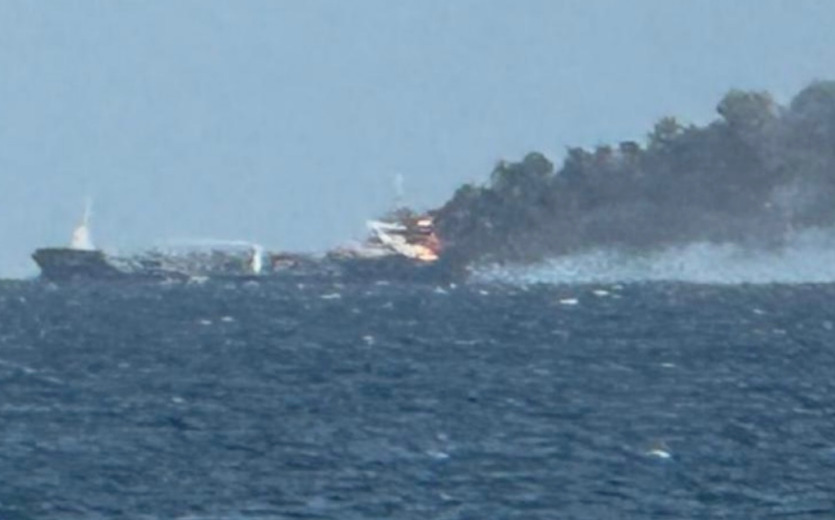 Гори танкер во Балтичко море, се појавија првите слики од пожарот