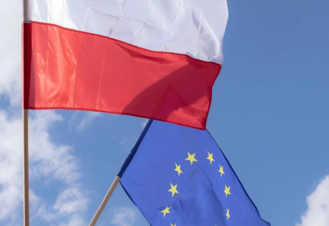 ЕУ ја предупреди Полска за планот да престане да прифаќа барања за азил
