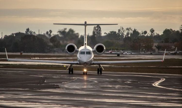 Жена без искуство во летање приземјила авион откако нејзиниот сопруг – пилот доживеал срцев удар