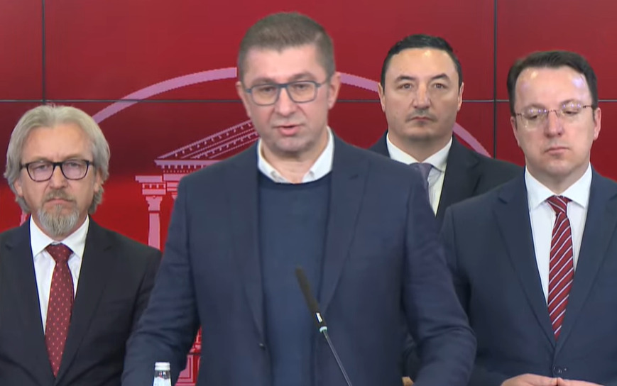 Кога ќе се констатира грешка, се презема одговорност, тоа е доблесно, рече Мицкоски за оставките на членовите во Комисијата за помилување