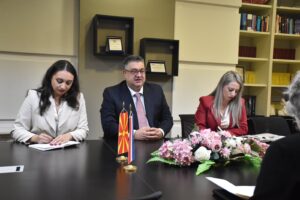 Минчев на средба со амбасадорката на Холандија