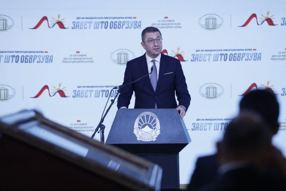 Мицкоски иницира проект за национална стратегија: „Ако сега не си помогнеме ќе бидеме зомби држава“