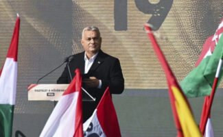 Орбан: Сакаат да ме тргнат и да воспостават марионетски режим