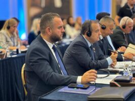 Тошковски потпиша аранжман со кој Македонија се приклучува кон Европската мрежа за миграција на Европската унија