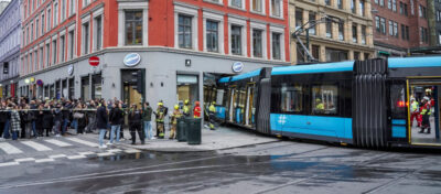 Трамвај се заби во продавница во Норвешка: има повредени