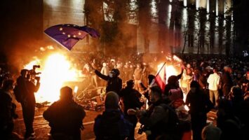 (Видео) Насилни протести во Грузија откако владата ги прекина преговорите со ЕУ