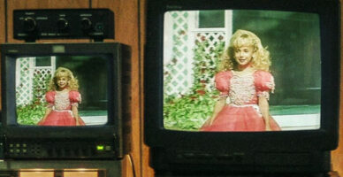 (Видео) Нерасчистениот случај од 1996 година што ја згрози јавноста – кој ja уби 6-годишната Џон Бенет Ремзи