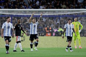 (Видео) Ножичките на Лаутаро му пресудија на Перу, Уругвај освои бод во Бразил