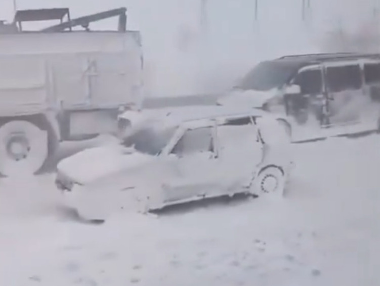 (Видео) Обилни снежни врнежи во Турција, затворени училишта