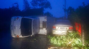 (Видео) Тајфун го опустоши Тајван, двајца загинати и 580 повредени