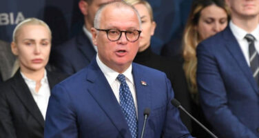 По апсењето за трагедијата во Нови Сад, Весиќ штрајкувал со глад и одбил помош, денеска итно пренесен во болница