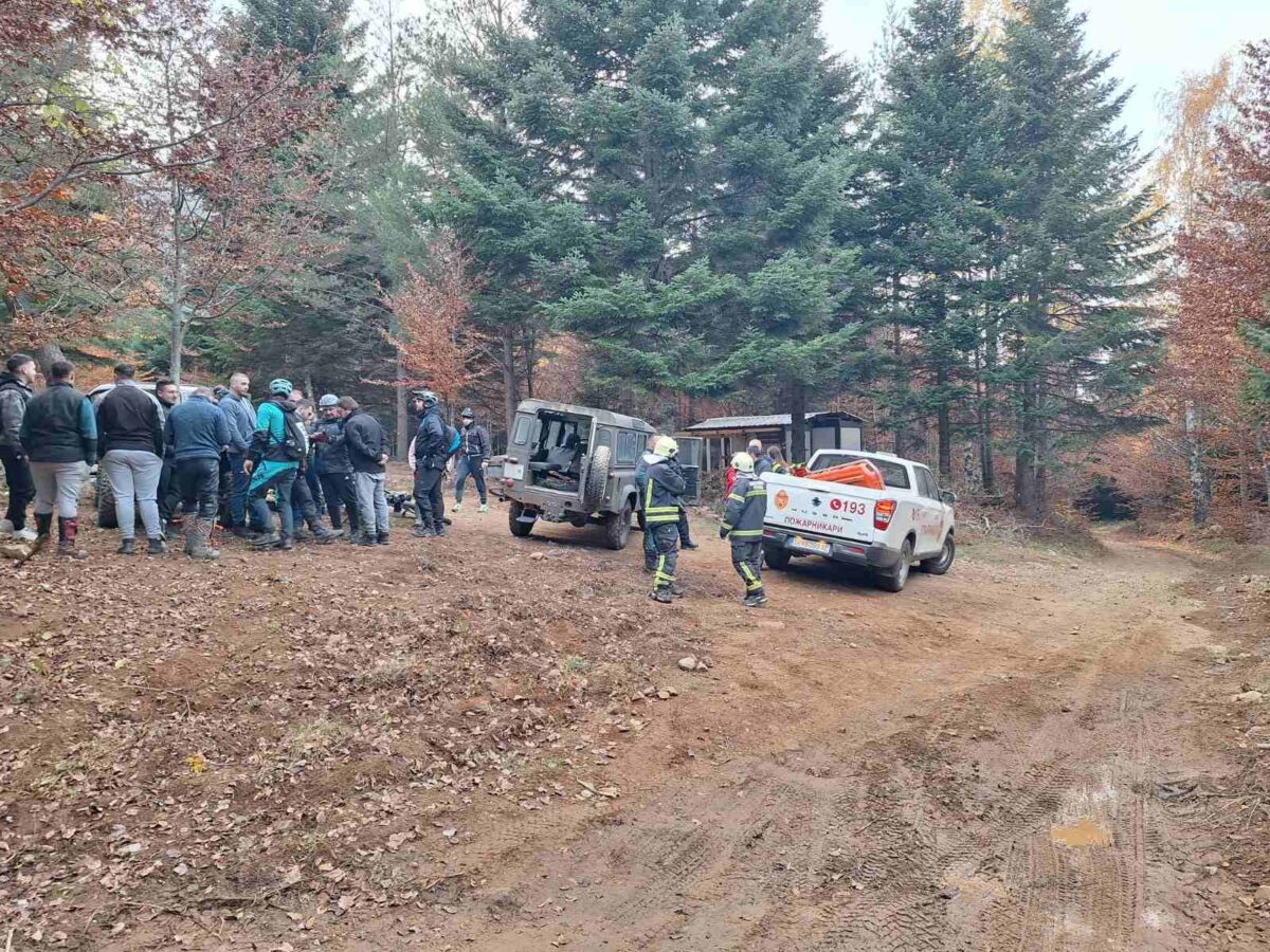 Пожарникари дежураа кај манастирот над село Смолари, пожарот на Беласица е се уште активен