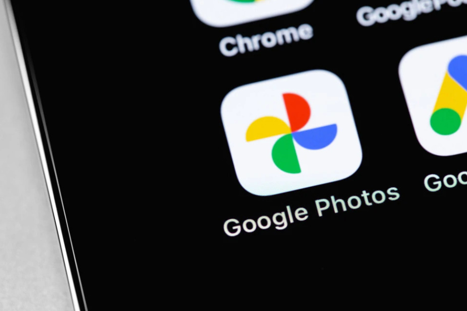 Google Photos ви овозможува да вратите резервна копија