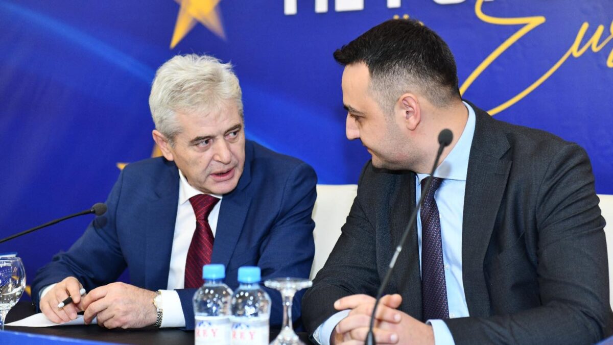 Ахмети: Одлуката на Уставниот суд за еднострано свикување на јавна дебата за ре-преговарање на Охридскиот мировен договор е апсурдна