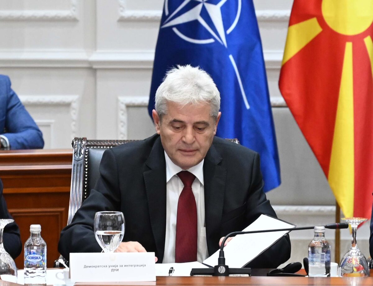 ВМРО-ДПМНЕ: ДУИ да престане да ги злоупотребува Албанците за да се спаси од криминалните активности
