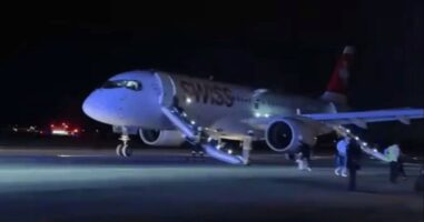 (Видео) Авион од Цирих принудно слета во Грац поради чад во кабината и пилотската кабина, има повредени