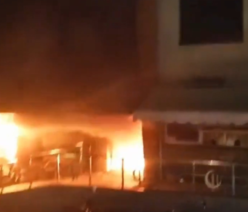 (Видео) Пожар избувна во болница, се стравува дека има загинати и повредени во Индија