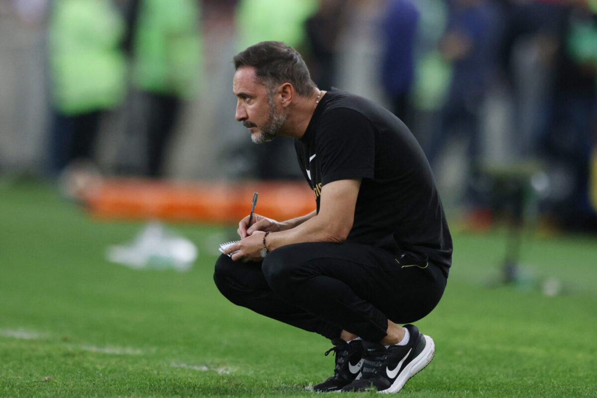 Вулверхемптон има нов менаџер