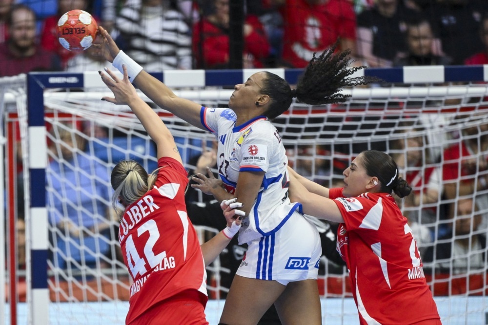 Дупла победа за Французинките, ја победија Унгарија и ја избегнаа Норвашка во полуфиналето