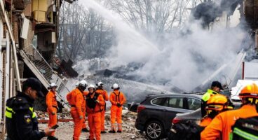 Едно лице загина по уривањето на зградата во Хаг, се трага по исчезнатите