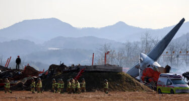 Кобни шест минути во Јужна Кореја – во 8.57 авионот добил предупредување, во 9.03 се урнал