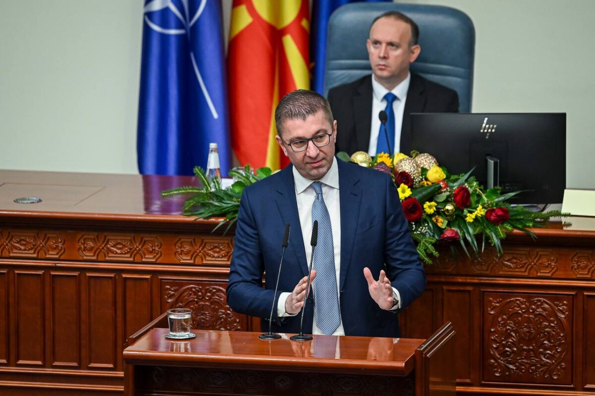 Мицкоски: Безбедносните служби лажно ме претставиле како организатор на параполициска воена формација и ме следеле физички