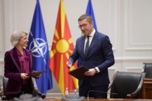Мицкоски: Потпишан е договор со ДМ- БАУ Интернационал за нова инвестиција од 7 милиони евра и 200 нови вработувања