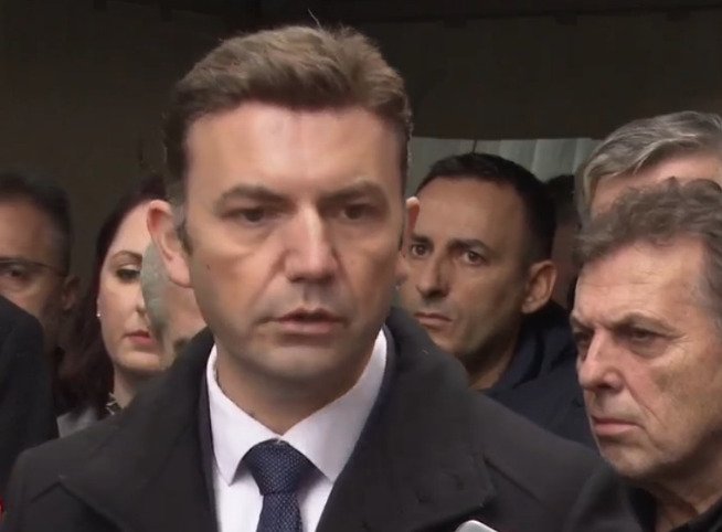 Моноетничките седници секогаш биле најава за лоши периоди во мултиетничка држава, „стражата на јазикот продолжува“, порача Османи пред Уставниот суд