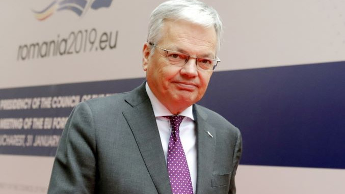 Поранешен еврокомесар под истрага за перење пари