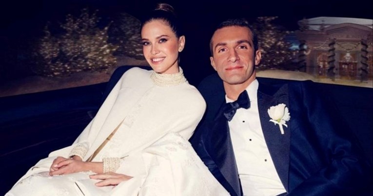 Поранешната сопруга на Роман Абрамович го доби третото дете со грчки милијардер