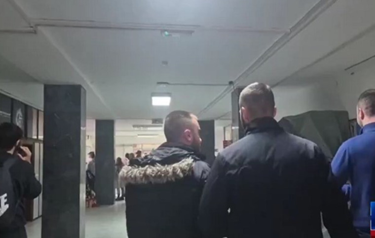 Студентите блокираа повеќе од 20 факултети во Белград