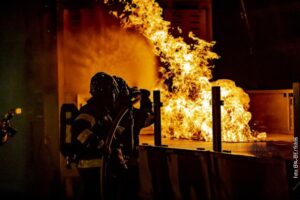 Трагедија на фестивал во Тајланд: Три жртви и десетици повредени од експлозивна направа