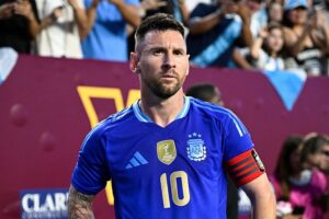„Меси игра кантри фудбал, Аргентина во 2026 со него ќе има човек помалку на теренот“