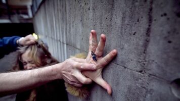 Ја следел додека пазарела во трговски центар во Скопје, па се обидел да ја силува