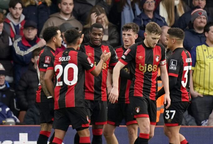 (Видео) Борнмут со петарда го испрати Нотингем, хет -трик на Аутара