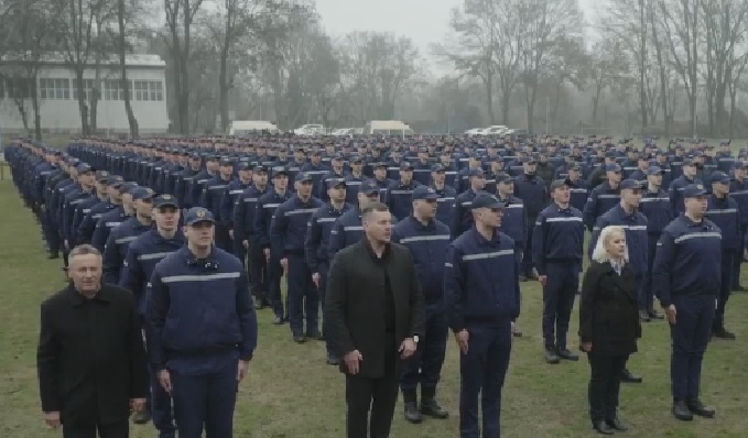 (Видео) Македонија ја зајакнува безбедност, 497 нови полицајци ќе го штитат редот во државата