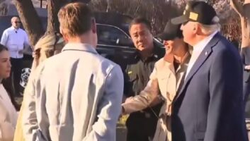 (Видео) Меланија на српски зборуваше со жртвите од пожарот во Лос Анџелес
