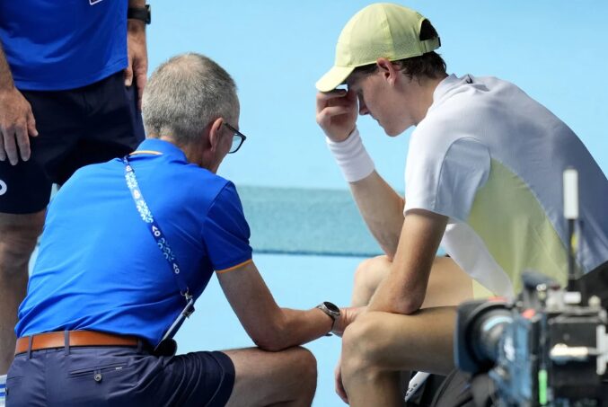 (Видео) Синер посилен од жештината и Руне, избори место во четвртфиналето