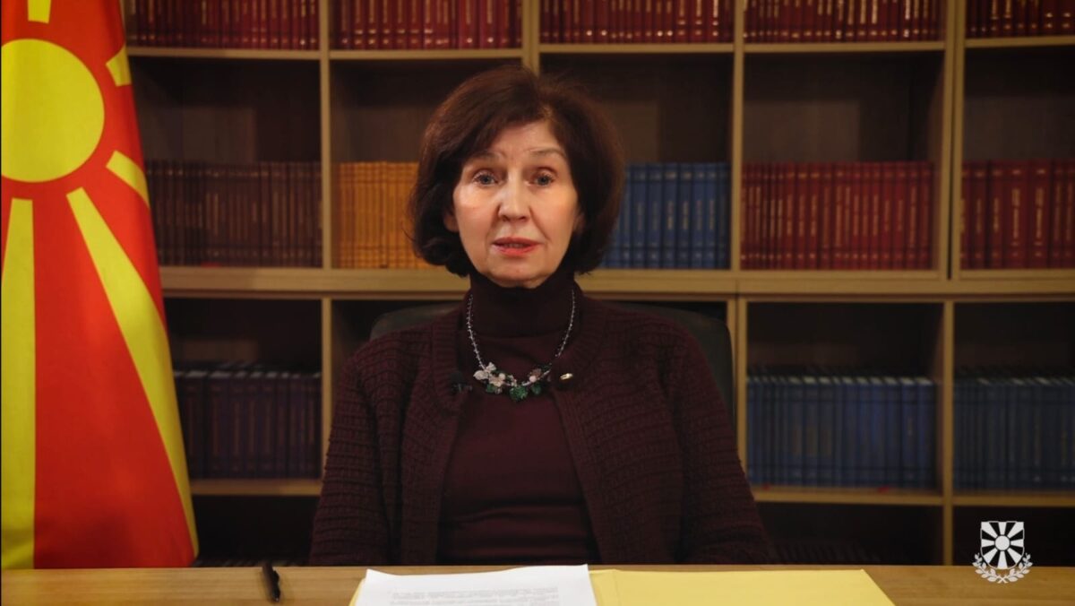 (Видео) Сиљановска-Давкова се обрати на Петтата Зимска школа на Меѓународниот семинар за македонски јазик, литература и култура
