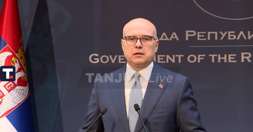(Видео) Српскиот премиер даде оставка: Апсолутно сè е планирано од странство, не се сомневам во тоа