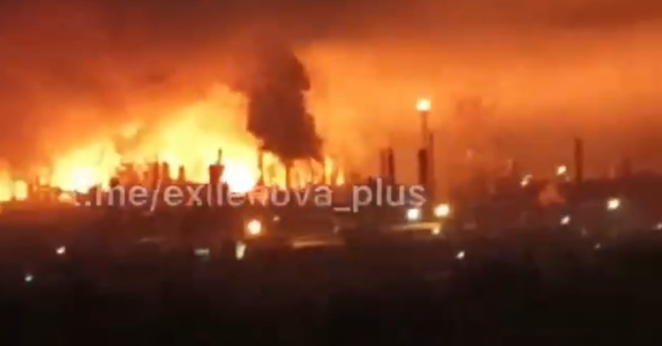 (Видео) Украинците погодија рафинерија 800 километри длабоко во руска територија