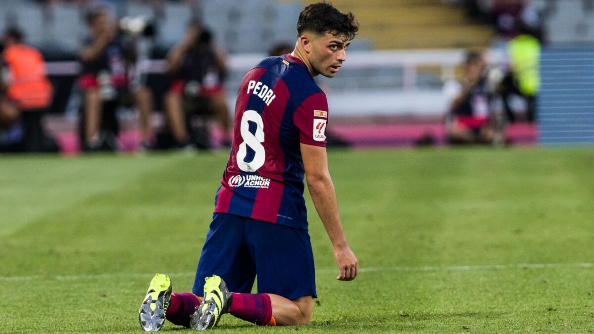 Педри го продолжи договорот со Барселона