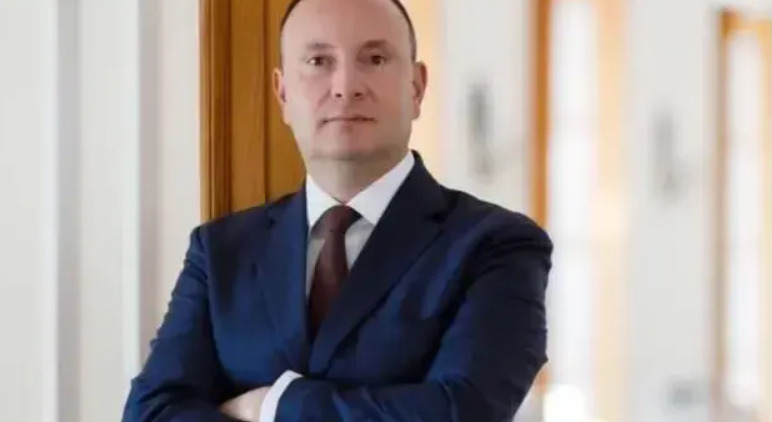 По Вучевиќ и градоначалникот на Нови Сад, Милан Ѓуриќ поднесе оставка