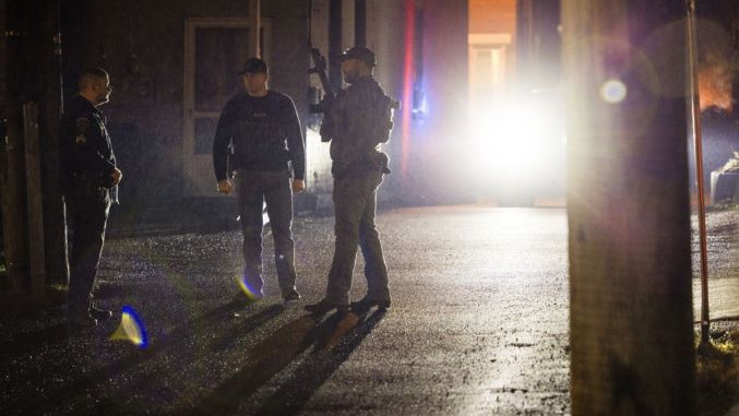 САД: Едно лице загина, двајца се ранети во пукање во средно училиште во Нешвил