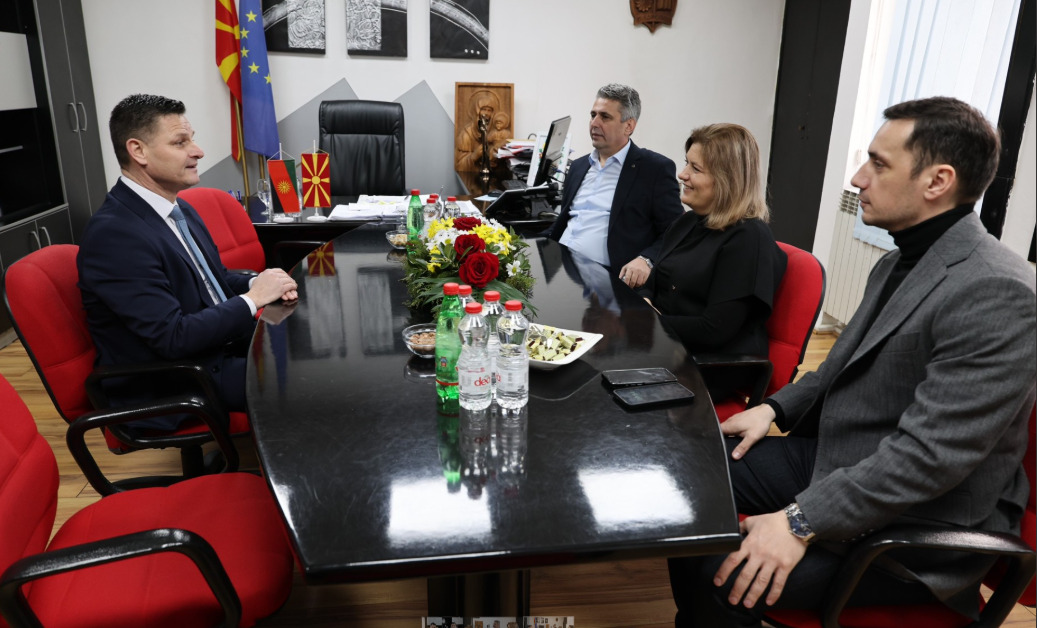 Средба на министерката Божиновска и градоначалникот Атанасовски: Заеднички приоритети за енергетска одржливост и локален развој