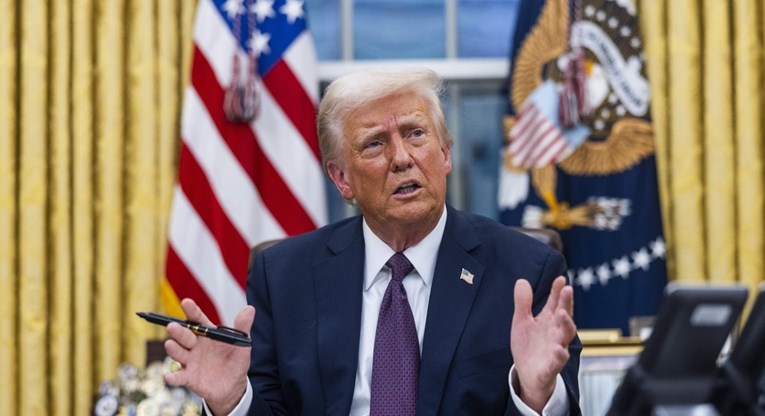 Трамп: Имаме идеја што ја предизвикало авионската несреќа