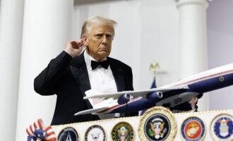Трамп: Не сум 100% сигурен дека не смеам да се кандидирам за трет мандат